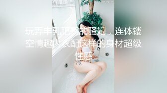 【野外媾和❤️惊险刺激】户外露出 约啪，本来在陪男朋友看电影被我叫出来在商场里吃鸡吧后入，骚逼已经被射满了精液带回去！ (2)