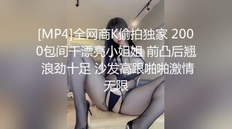 老公不在家想干点活也这么难，正要洗衣服，弟弟就凑上来脱我的衣服，估计我不满足他是别想好好洗衣服了呢