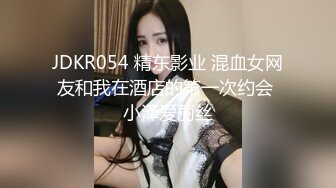 高颜肉丝伪娘 炮机不过瘾 内入式伸缩肛塞电动调节坐着高潮一脸享受 全程无接触射精