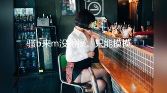 大奶熟女阿姨 跟老公打着电话被强上了 被小哥哥操的很舒坦