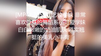 19岁高颜值极品少女 边吃大肉棒边用清纯大眼睛盯着你 先口后足最后狠狠冲刺