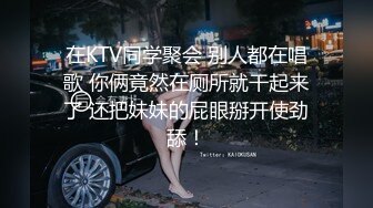 【人妻约拍】约一个摄影师帮老婆拍性感写真，没拍几张就把持不住，按住老婆就干。 (64c278c93b0f4)