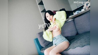 后入白丝开档女友，有脚步特写足控必看