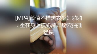 约牛仔短裤漂亮妹子性感美腿抓着大屌深喉,抬起腿侧入猛操